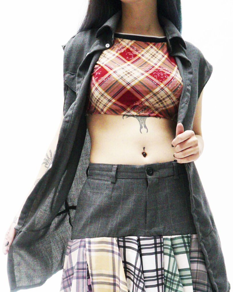 Crop top con cremallera