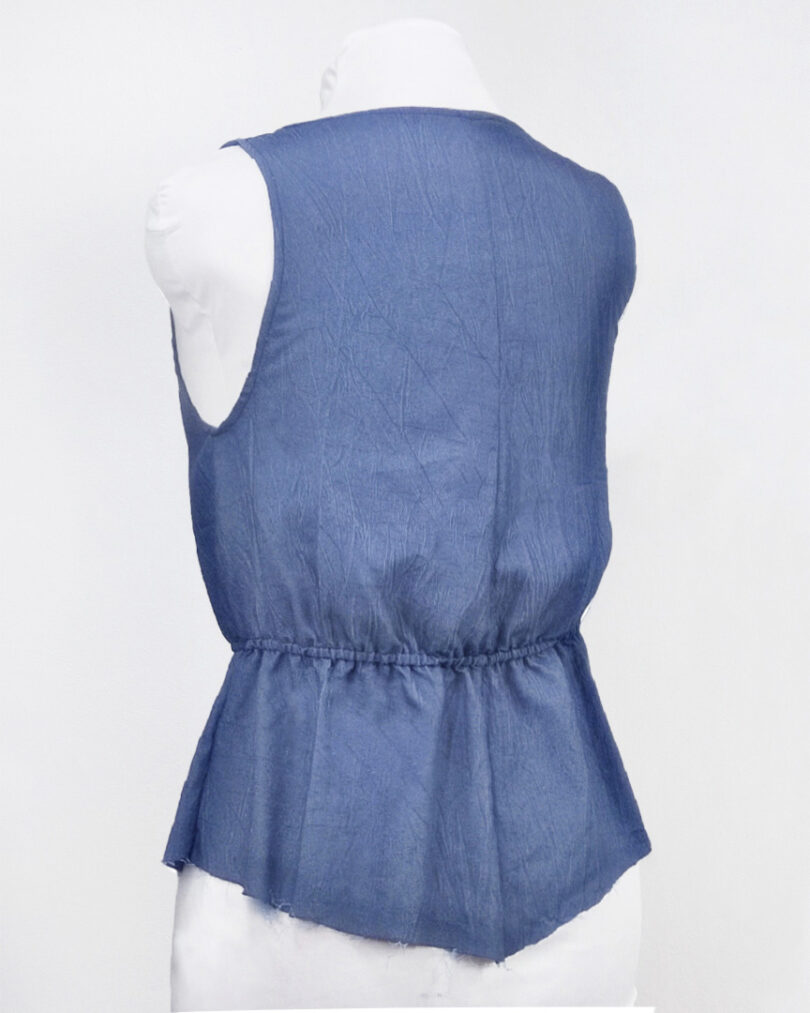 Blusa azul con goma - Imagen 2