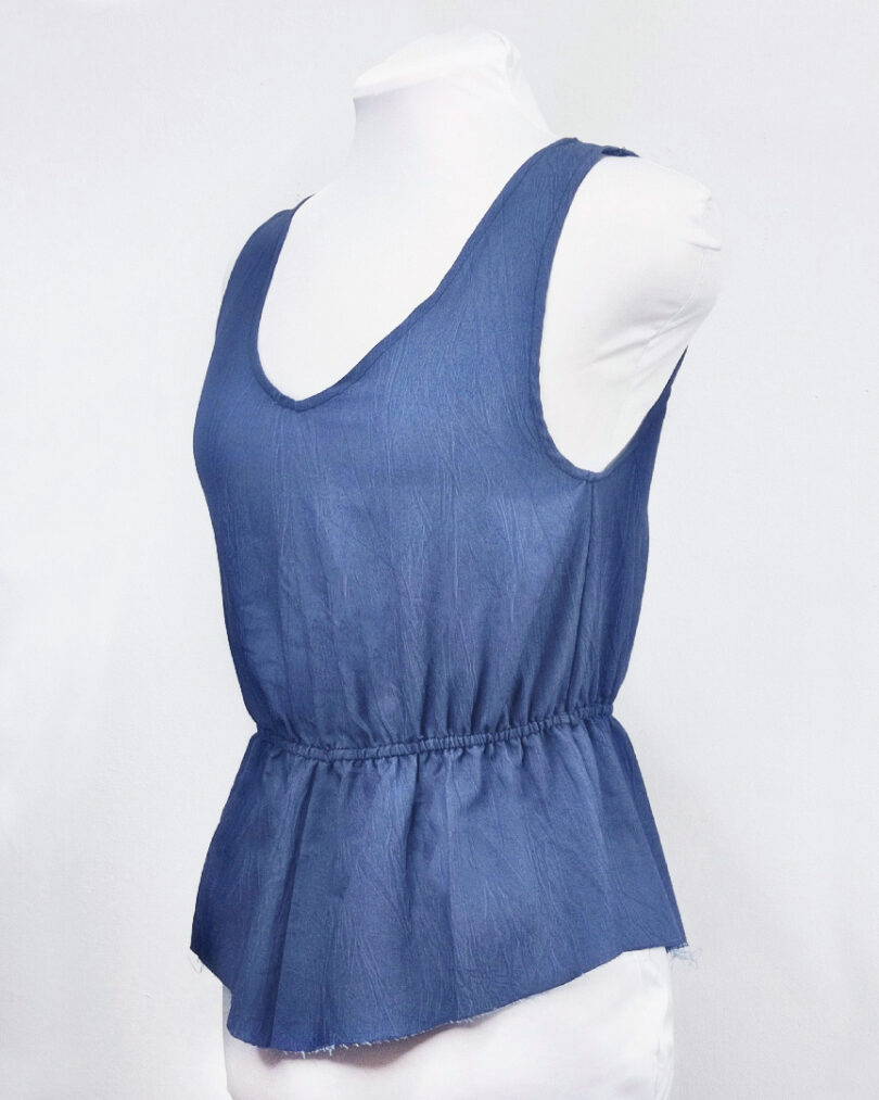 Blusa azul con goma - Imagen 3