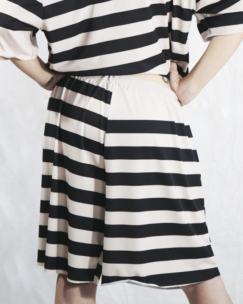 Short rayado sport - Imagen 2